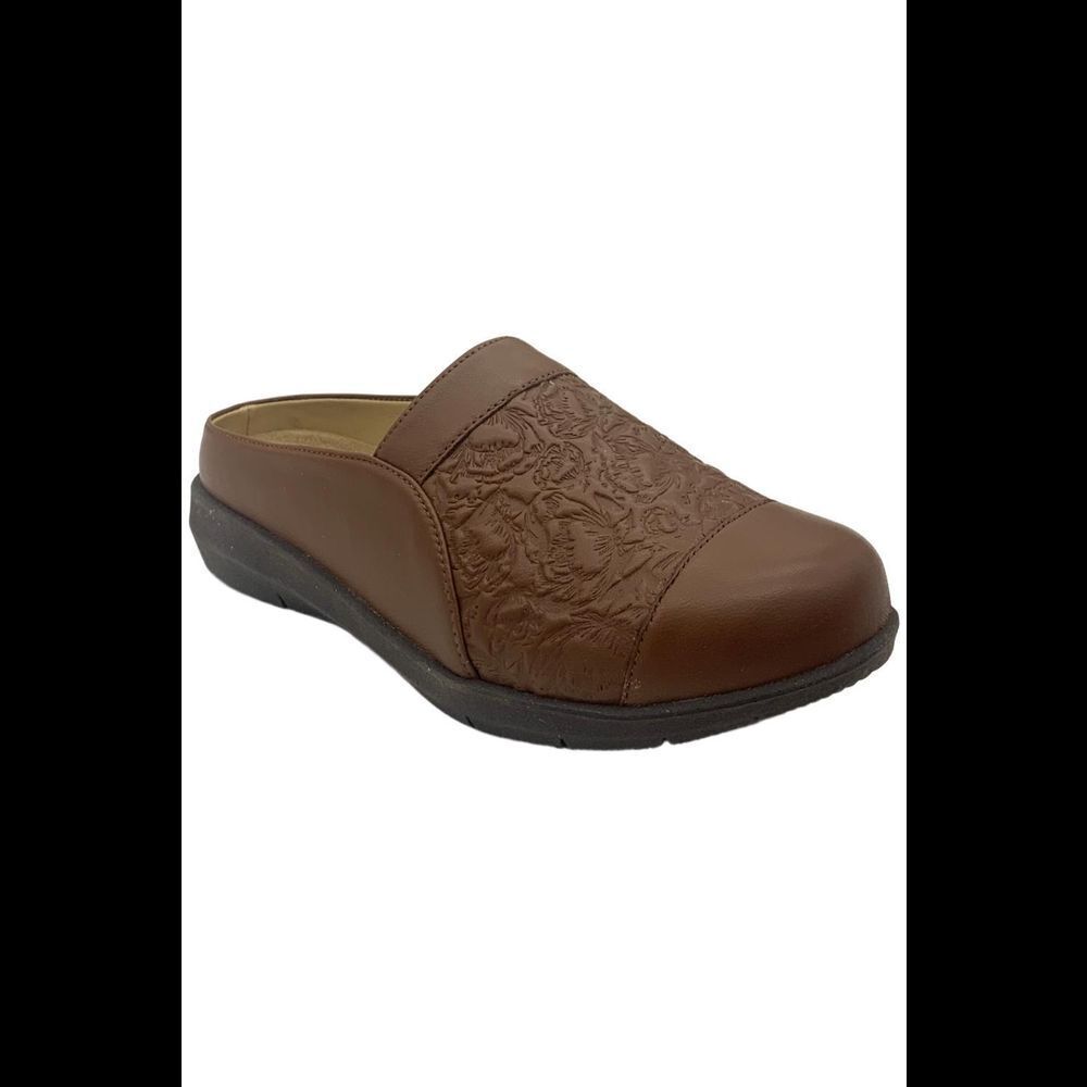 ARRAY Women's Bree Clog Dark Tan - Medium